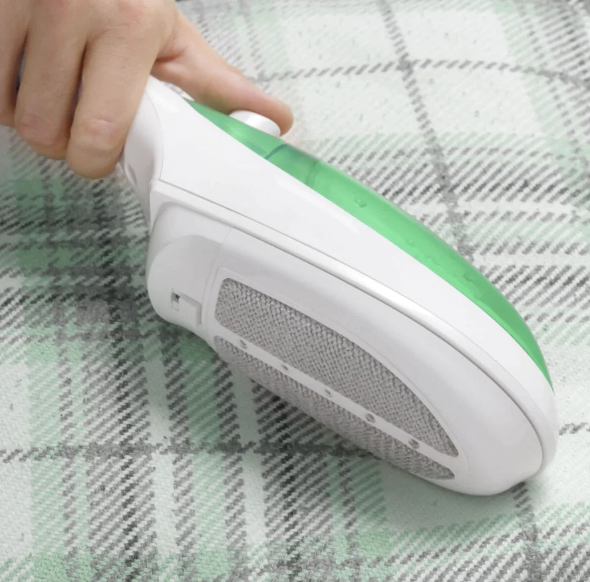 Smart steam iron for on the go.